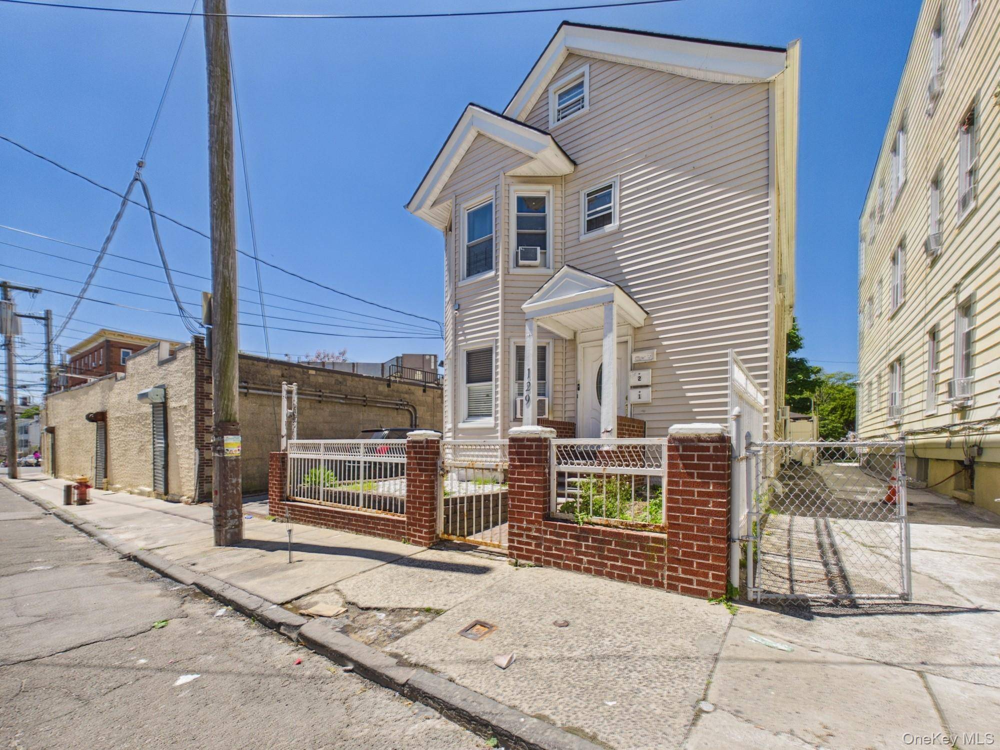 Casa com 5 Quartos à Venda em Yonkers - Nova Iorque - EUA - 1