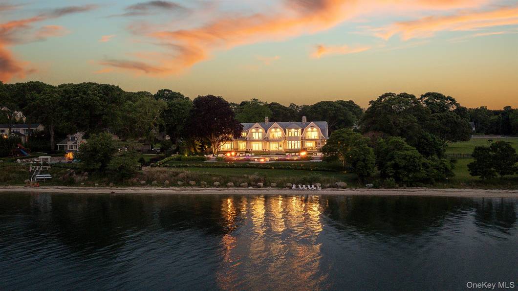 Maison de 6 Chambres au Bord de l'Eau à Vendre à East Setauket - NY - USA - 2