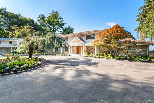 6 Bedroom Waterfront Home for Sale in Great Neck - NY - USA - 6