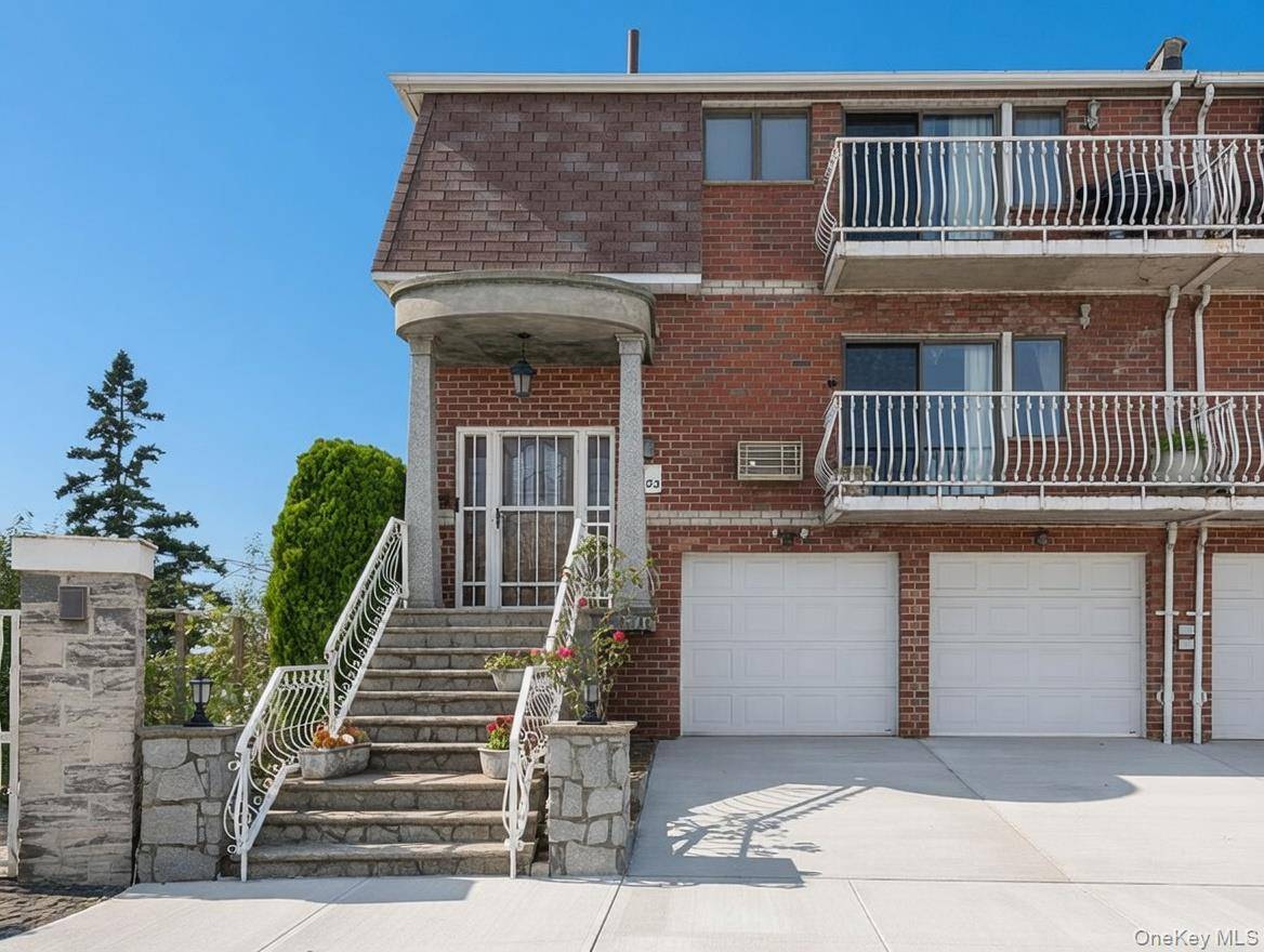 Casa com 6 Quartos à Beira-Mar à Venda em Howard Beach - Nova Iorque - EUA - 2