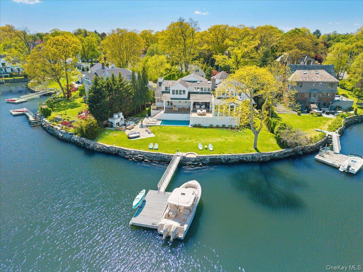 Casa com 6 Quartos à Beira-Mar à Venda em Larchmont - Nova Iorque - EUA - 1