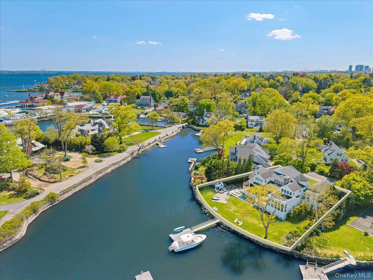 Casa com 6 Quartos à Beira-Mar à Venda em Larchmont - Nova Iorque - EUA - 2