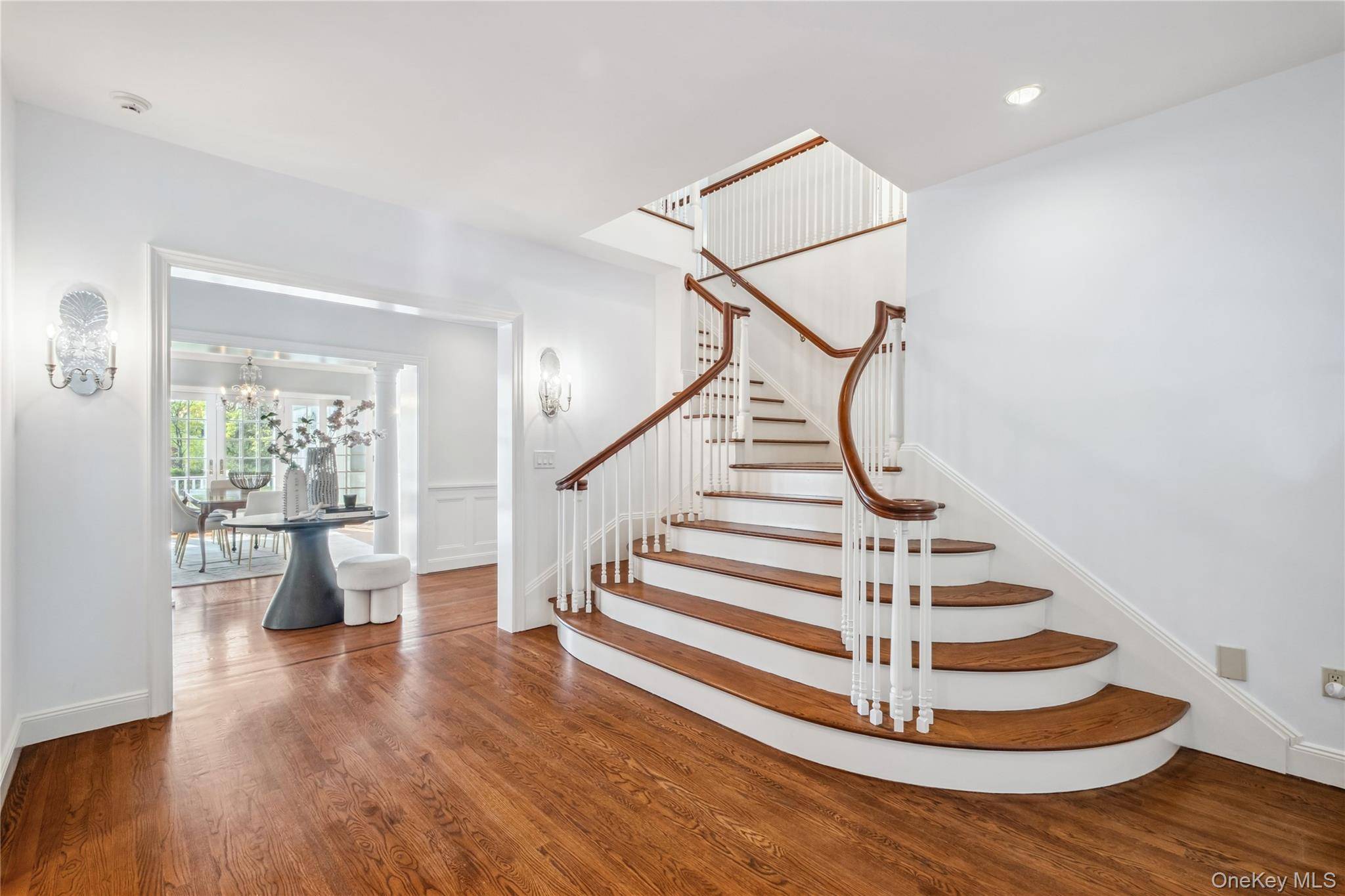 6 Bedroom Waterfront Home for Sale in Larchmont - New York - USA - 5