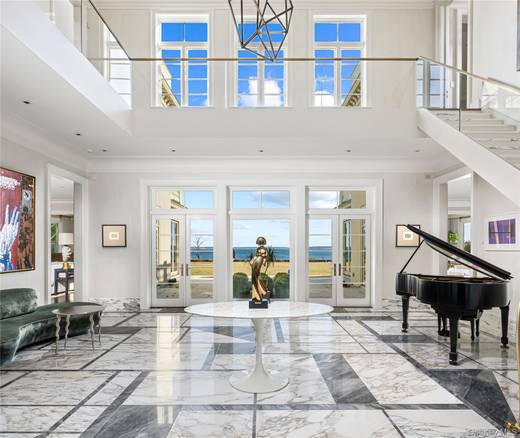 Casa de 6 Dormitorios Frente al Mar en Venta en New Rochelle - NY - EE. UU. - 3