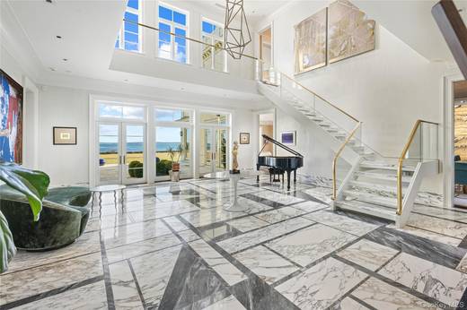 Casa de 6 Dormitorios Frente al Mar en Venta en New Rochelle - NY - EE. UU. - 4