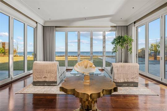 Casa de 6 Dormitorios Frente al Mar en Venta en New Rochelle - NY - EE. UU. - 6