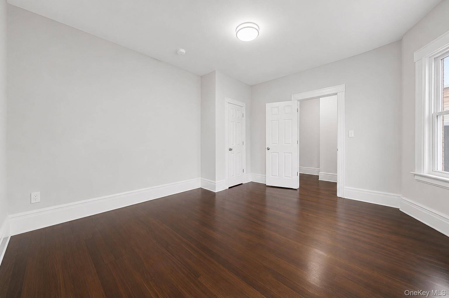 Casa de 6 Dormitorios Frente al Mar en Venta en Poughkeepsie - Nueva York - EE. UU. - 4