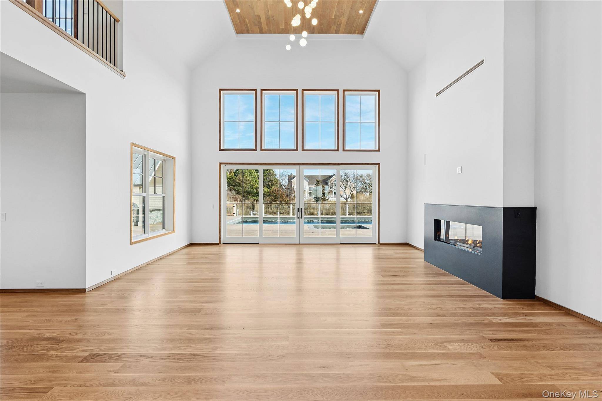 Casa com 6 Quartos à Beira-Mar à Venda em Quogue, NY, EUA - 3
