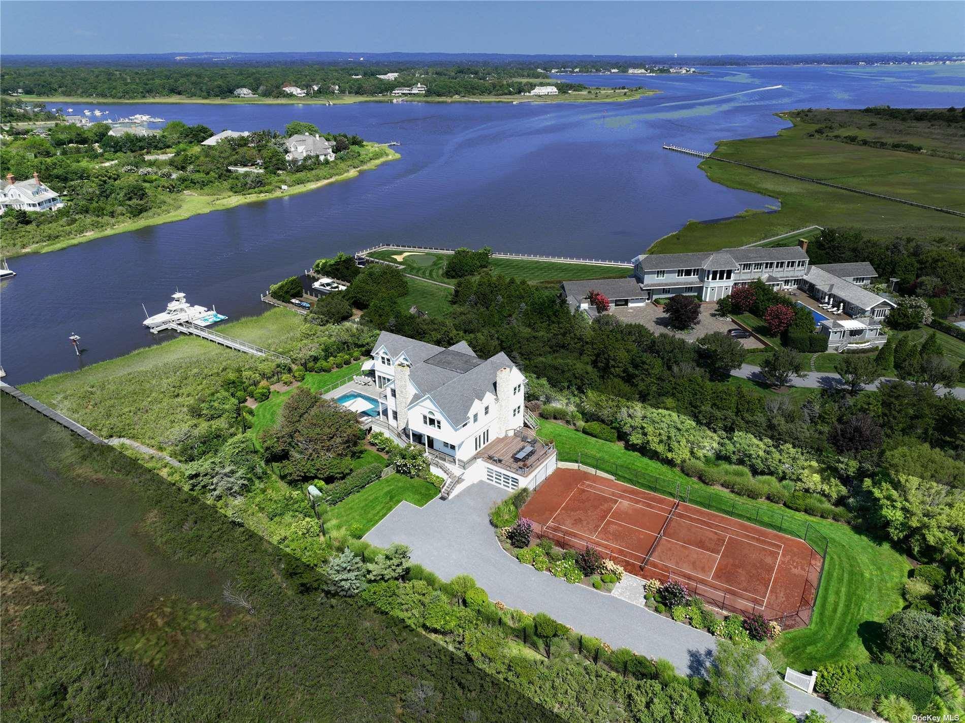 Casa de 6 Dormitorios Frente a la Bahía en Venta en Quogue - NY - EE. UU. - 1
