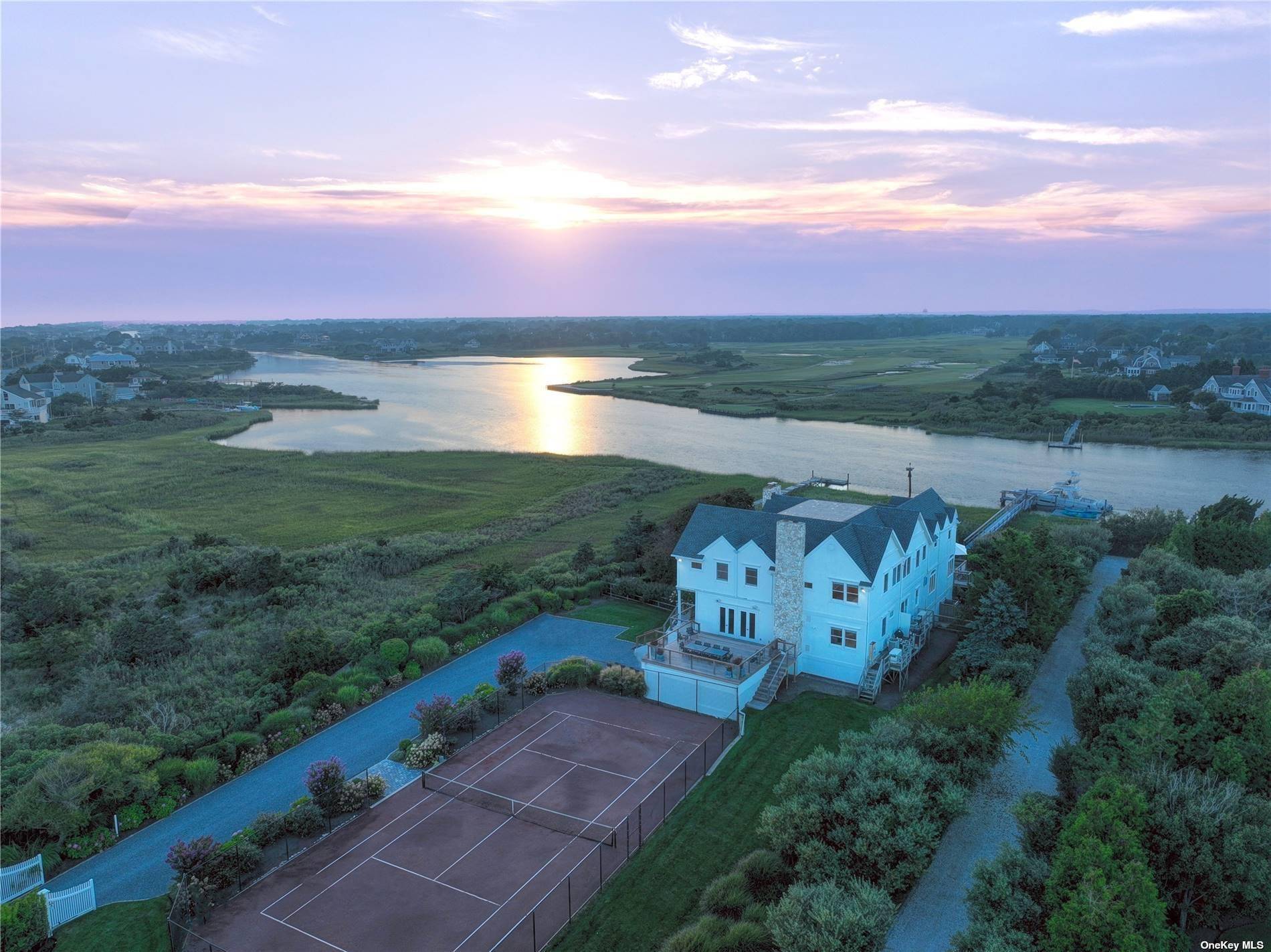 Casa de 6 Dormitorios Frente a la Bahía en Venta en Quogue - NY - EE. UU. - 2