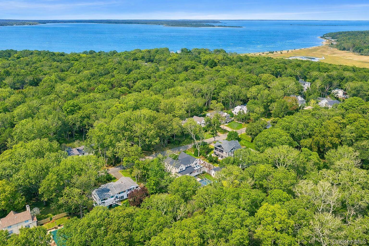 6 Bedroom Oceanfront Home for Sale in Sag Harbor - New York - USA - 5