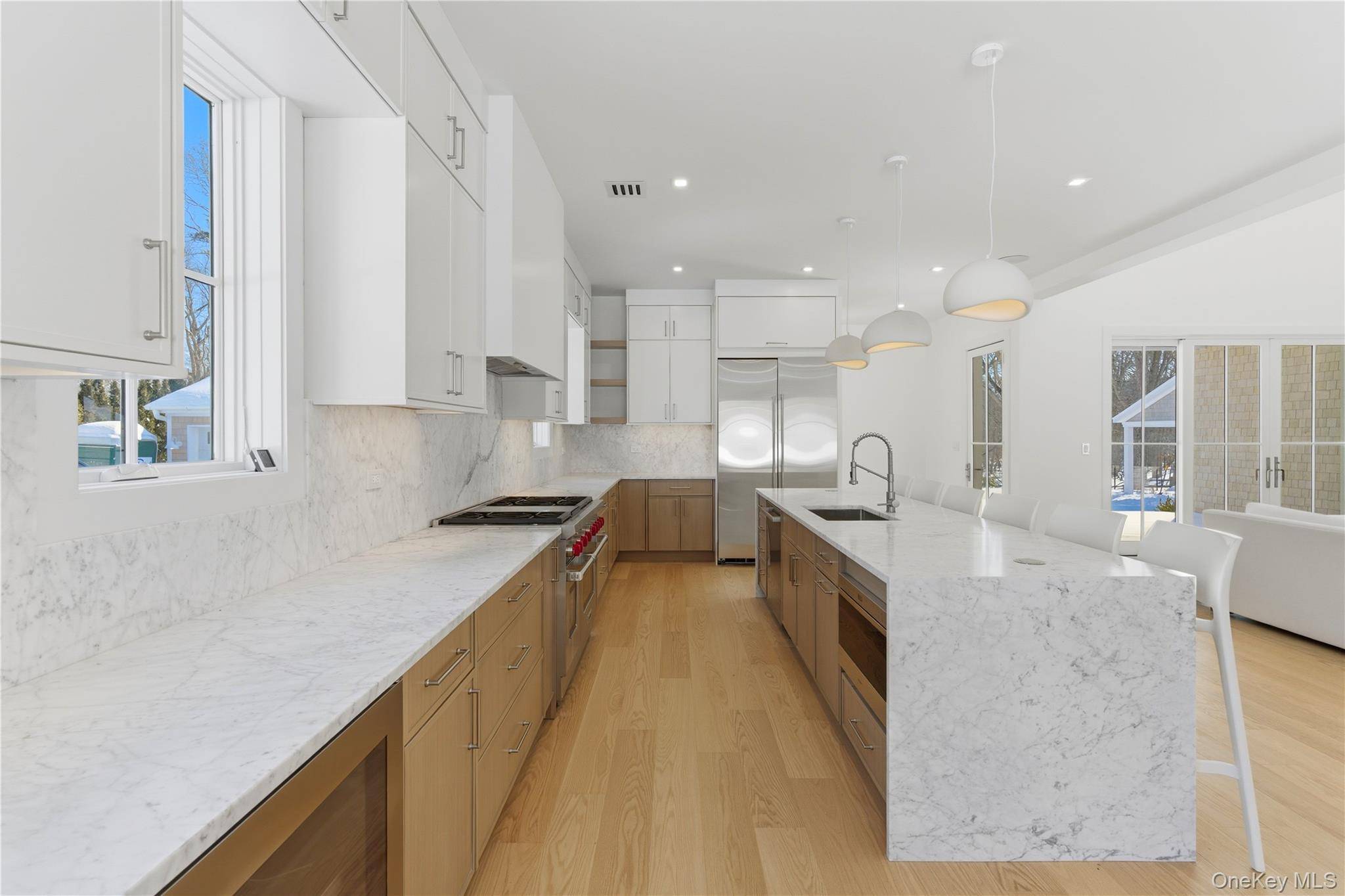 6 Bedroom Oceanfront Home for Sale in Sag Harbor - New York - USA - 8