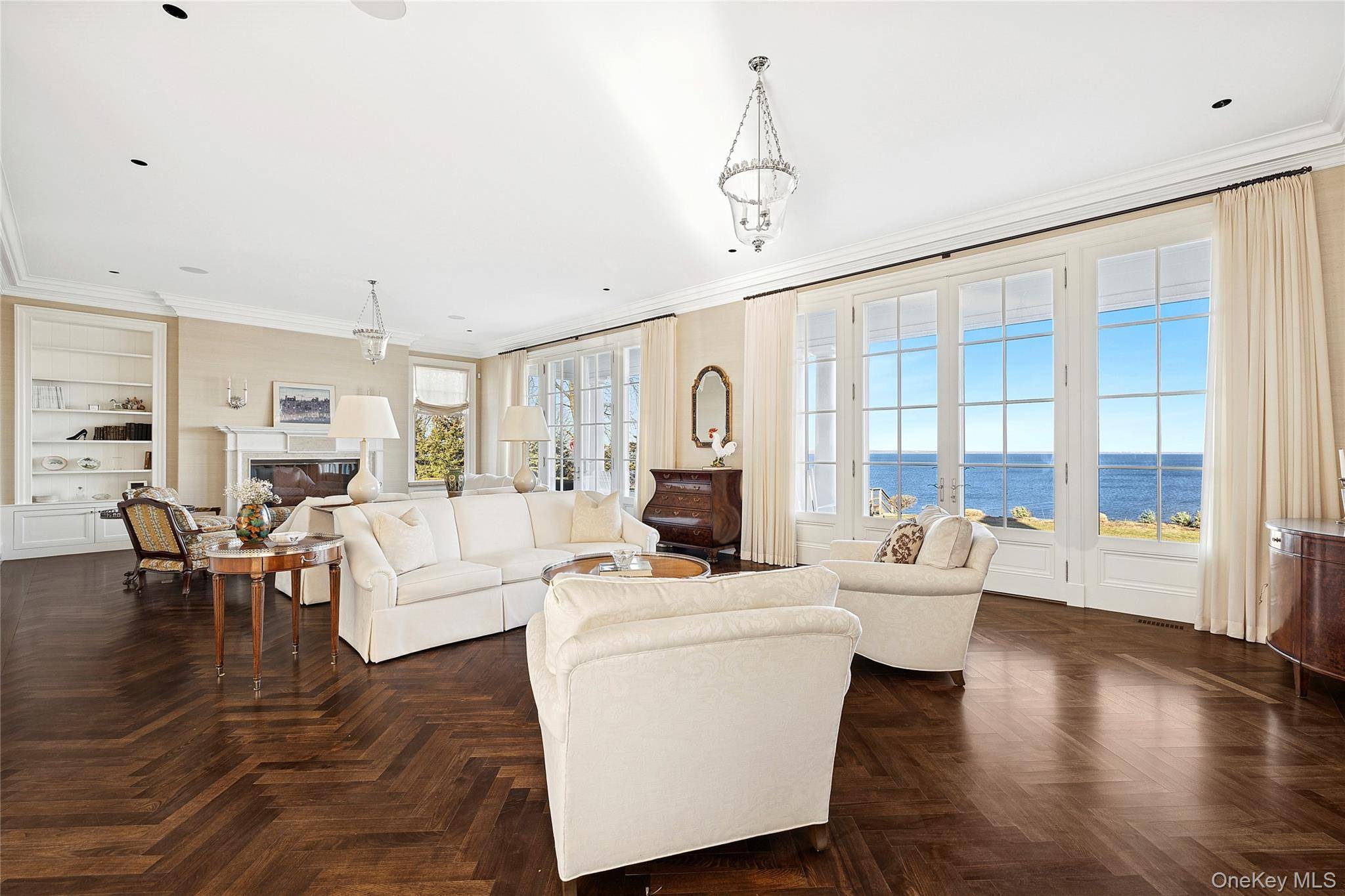 Casa com 6 Quartos à Beira-Mar à Venda em Sands Point, NY, EUA - 6