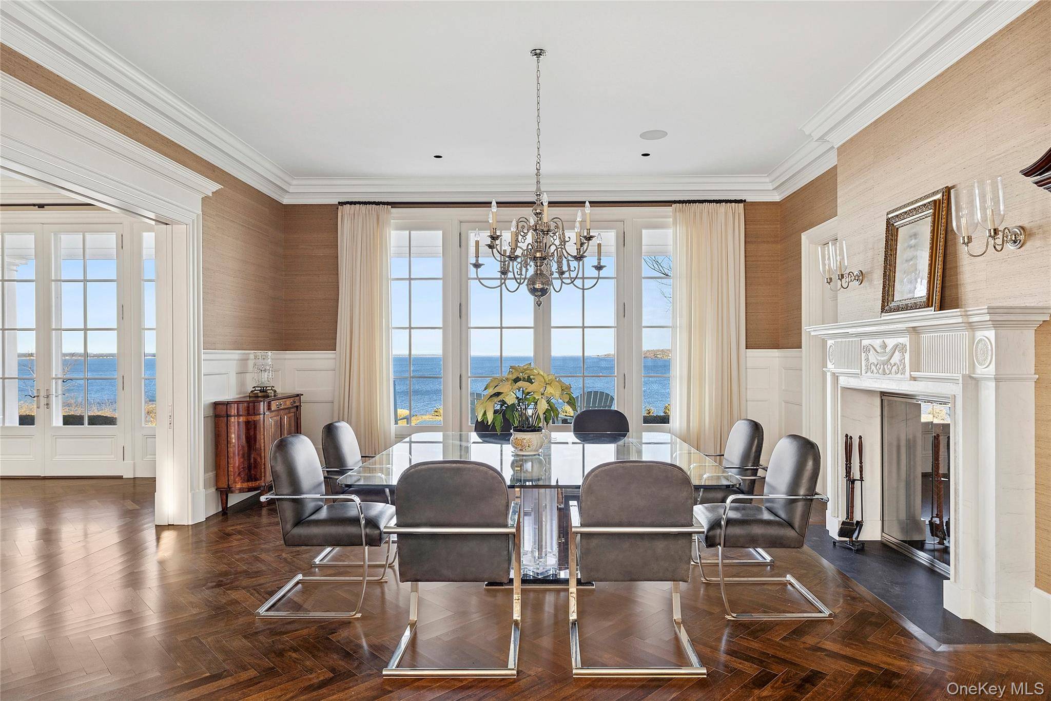 Casa com 6 Quartos à Beira-Mar à Venda em Sands Point, NY, EUA - 7