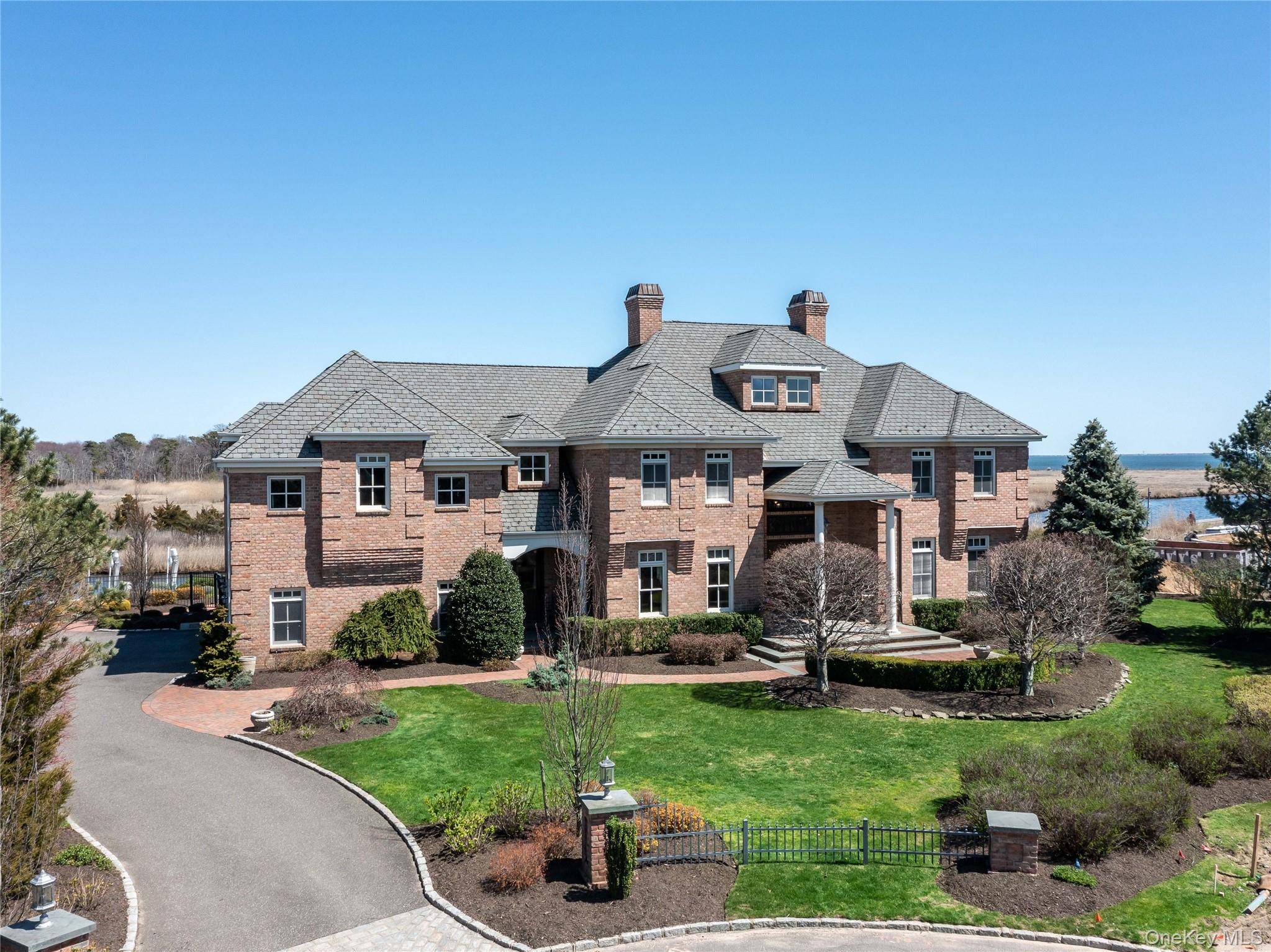 Casa com 6 Quartos à Beira-Mar à Venda em West Islip - Nova Iorque - EUA - 6