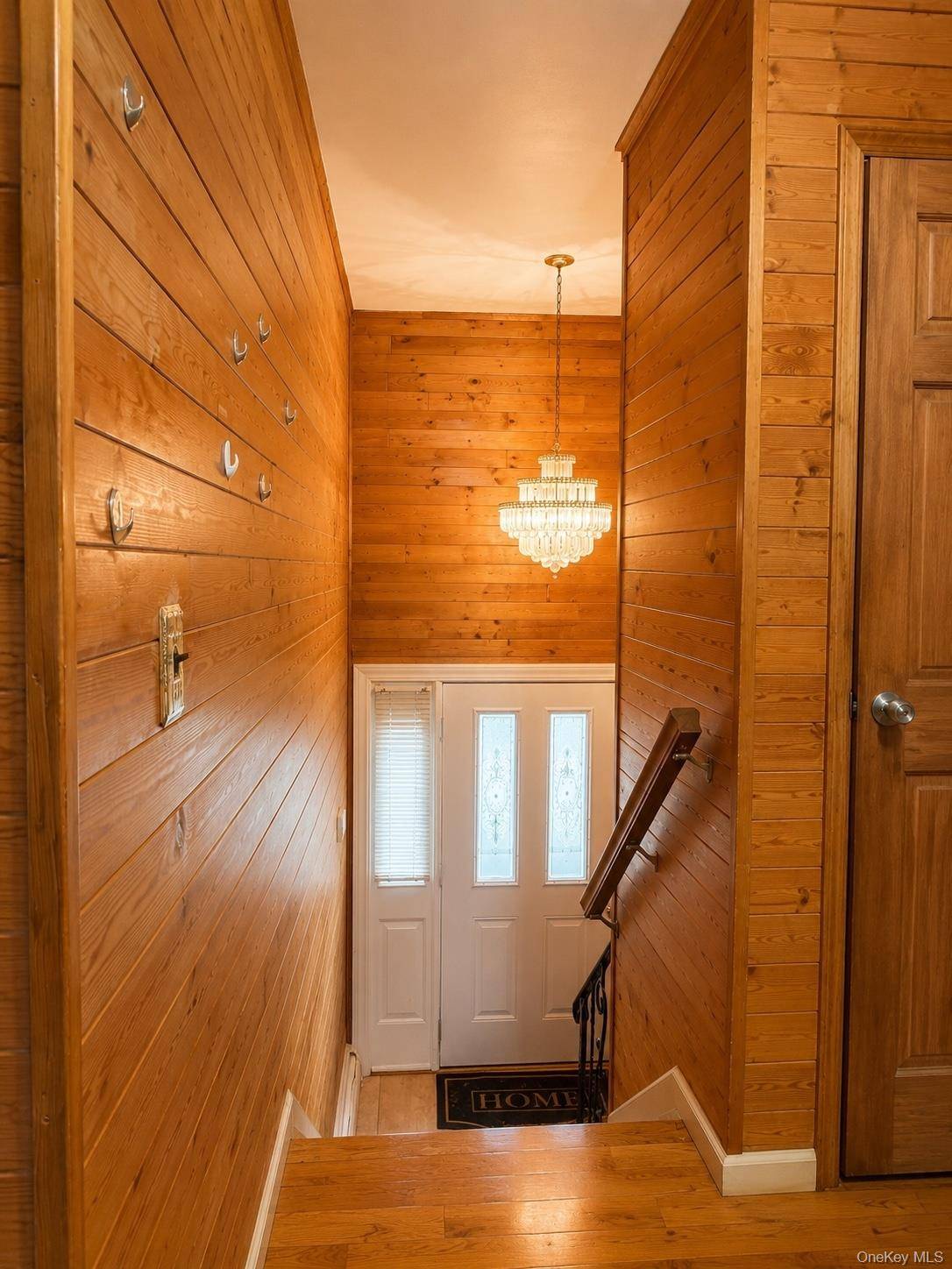 Casa com 6 Quartos à Venda em Amityville - Nova Iorque - EUA - 2