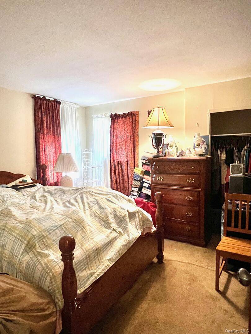 Casa com 6 Quartos à Venda em Bay Shore - Nova Iorque - EUA - 6