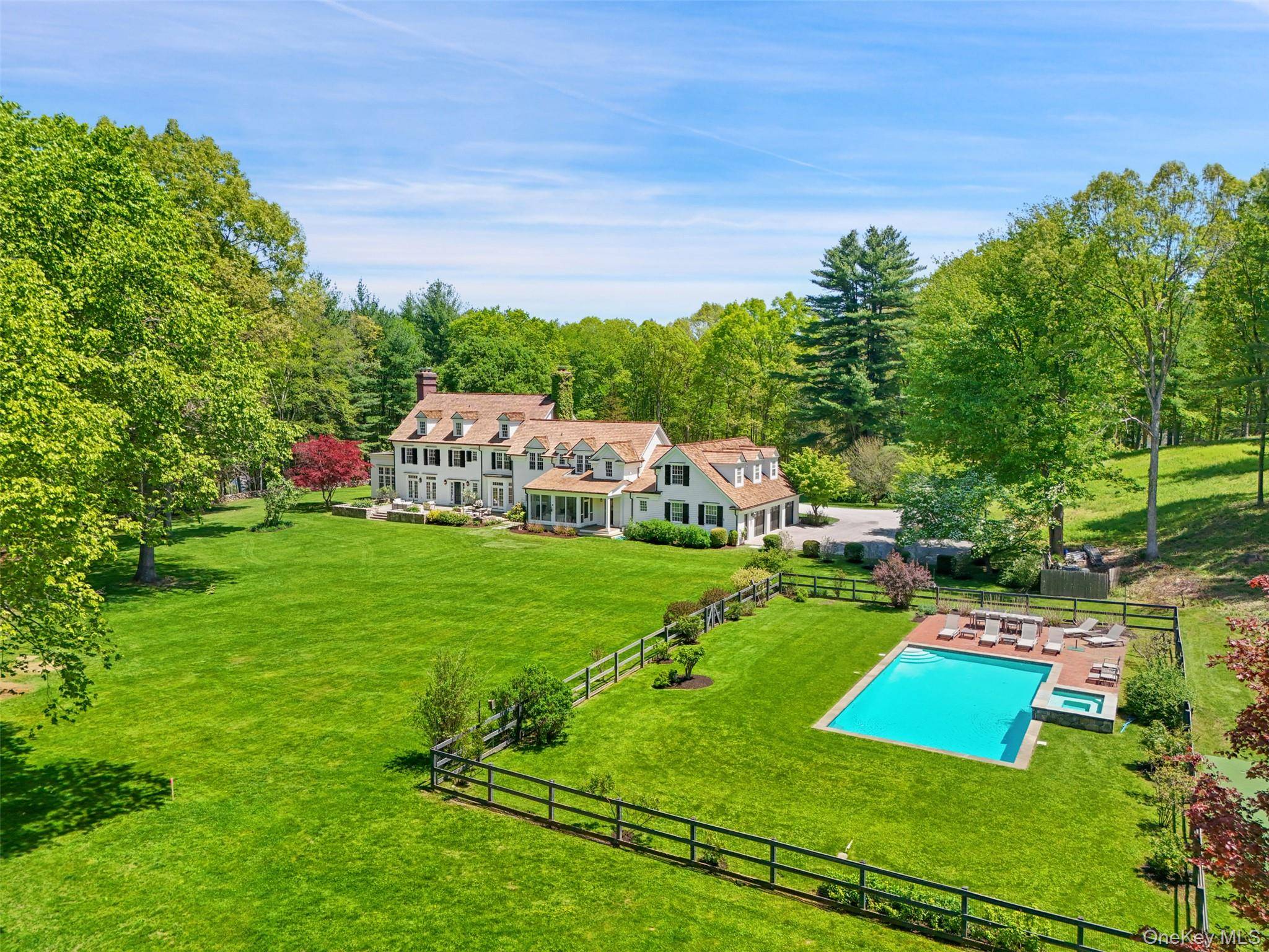 Casa de 6 Dormitorios en Venta en Bedford Hills - Nueva York - EE. UU. - 1