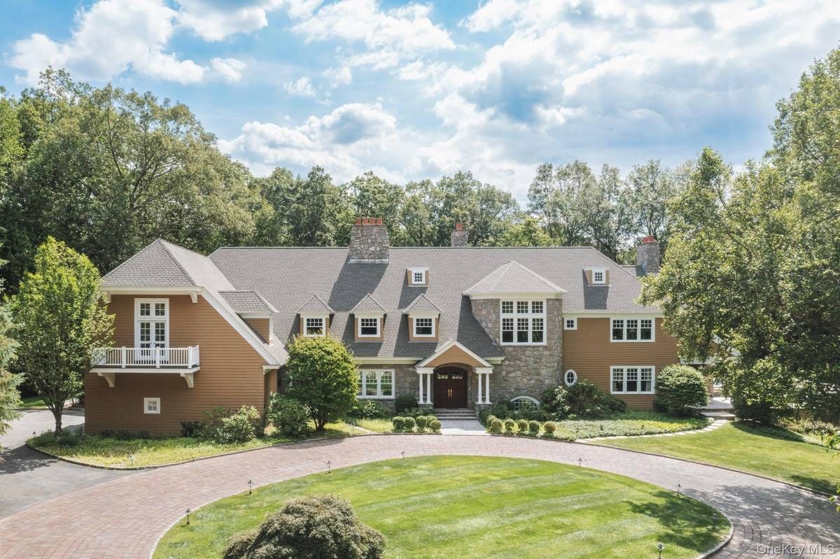 Casa com 6 Quartos à Venda em Bedford - Nova Iorque - EUA - 1