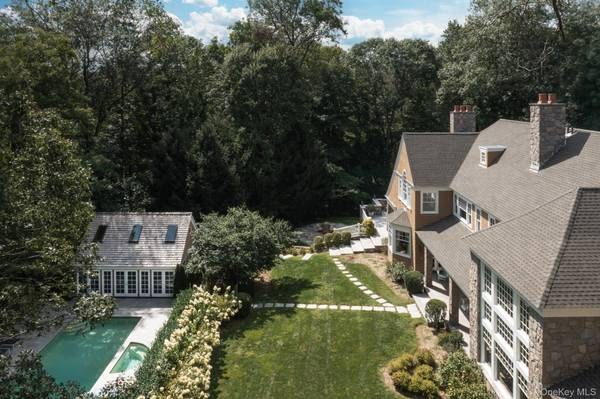 Casa com 6 Quartos à Venda em Bedford - Nova Iorque - EUA - 3