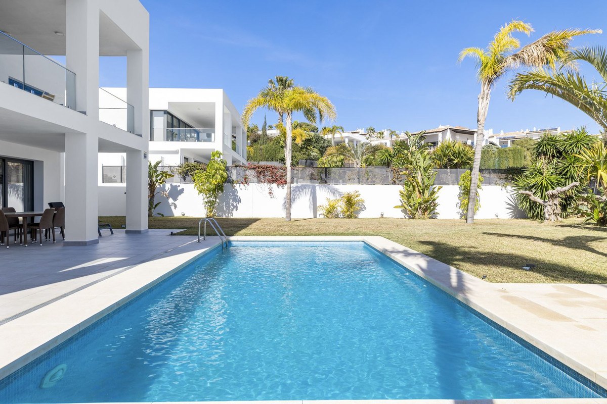 Casa de 6 Dormitorios en Venta en Benalmádena, Costa del Sol - 3