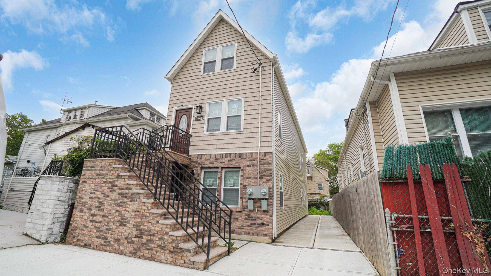 Casa com 6 Quartos à Venda em Bronx - Nova Iorque - EUA - 1