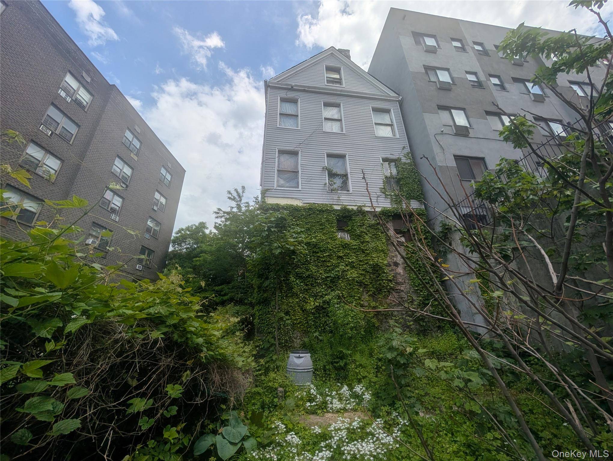 Casa com 6 Quartos à Venda em Bronx - Nova Iorque - EUA - 2