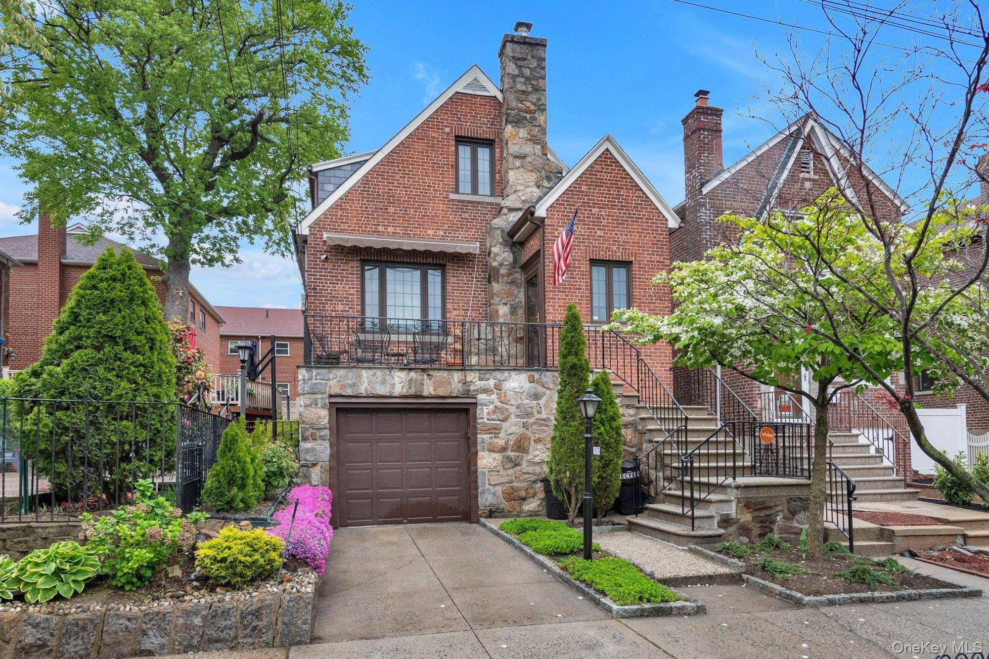 Casa com 6 Quartos à Venda em Bronx - Nova Iorque - EUA - 1