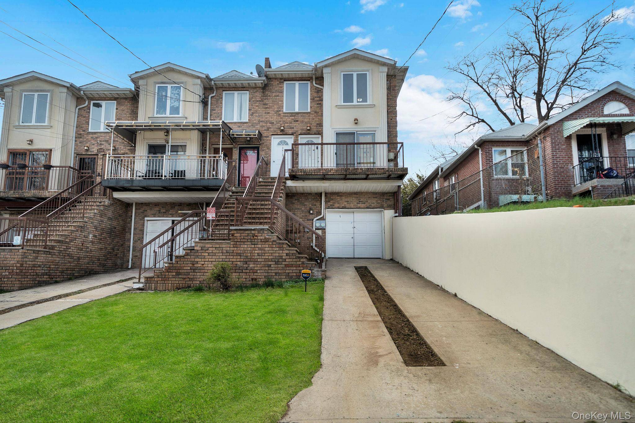 Casa de 6 Dormitorios en Venta en Bronx - Nueva York - EE. UU. - 1