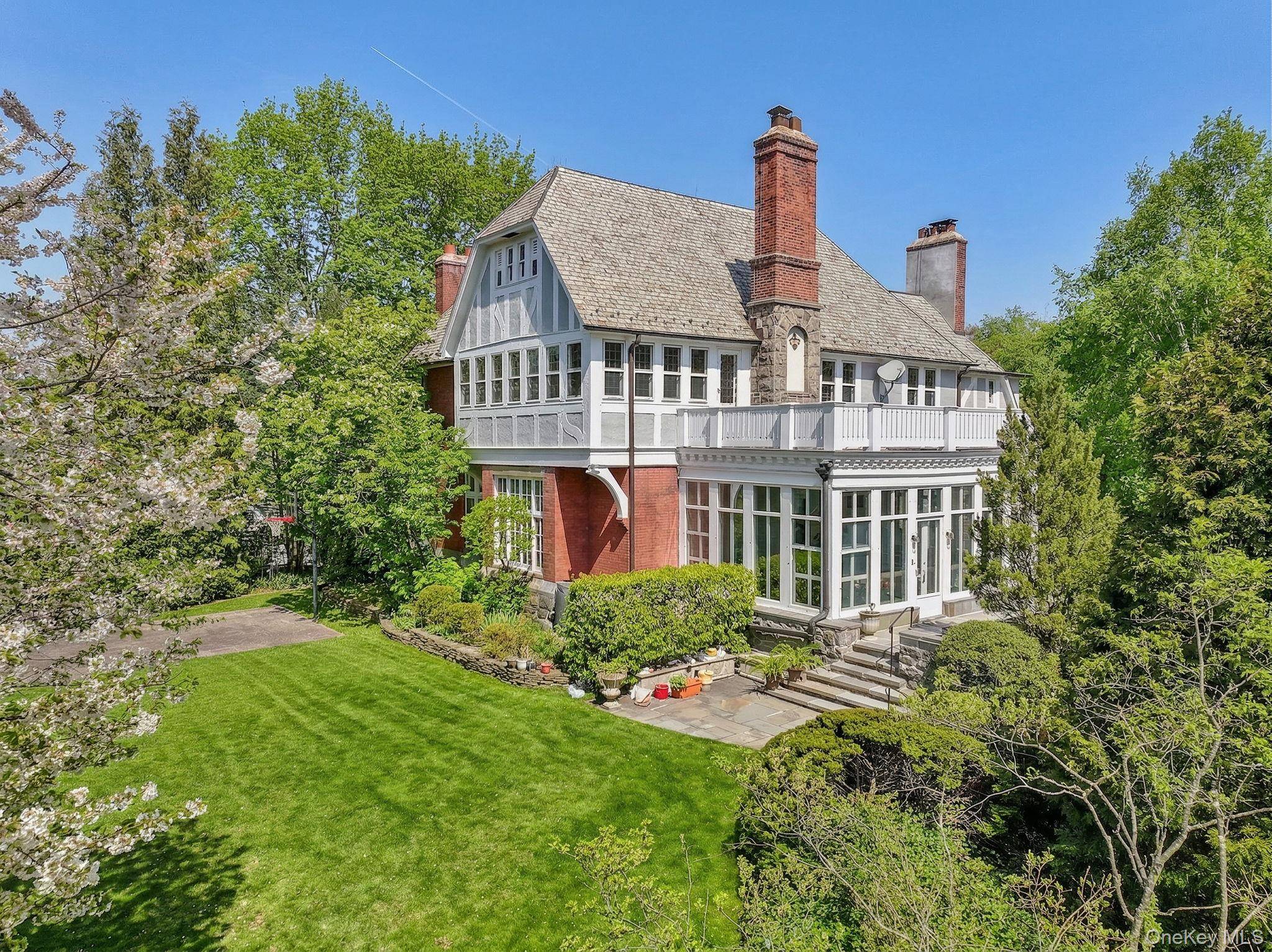Casa de 6 Dormitorios en Venta en Bronxville - Nueva York - EE. UU. - 1