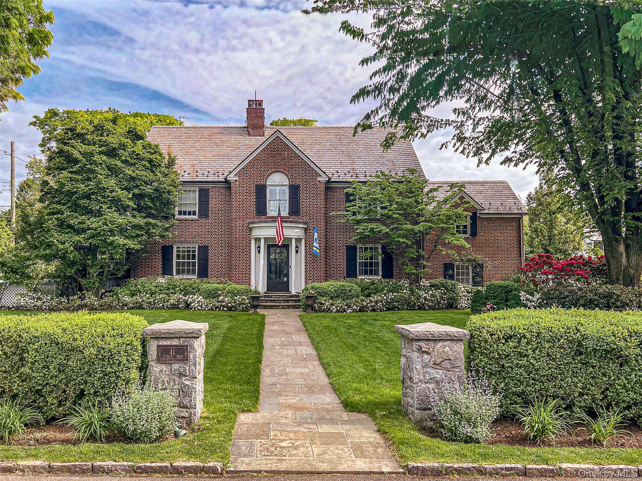 6 Bedroom Home for Sale in Bronxville - New York - USA - 1