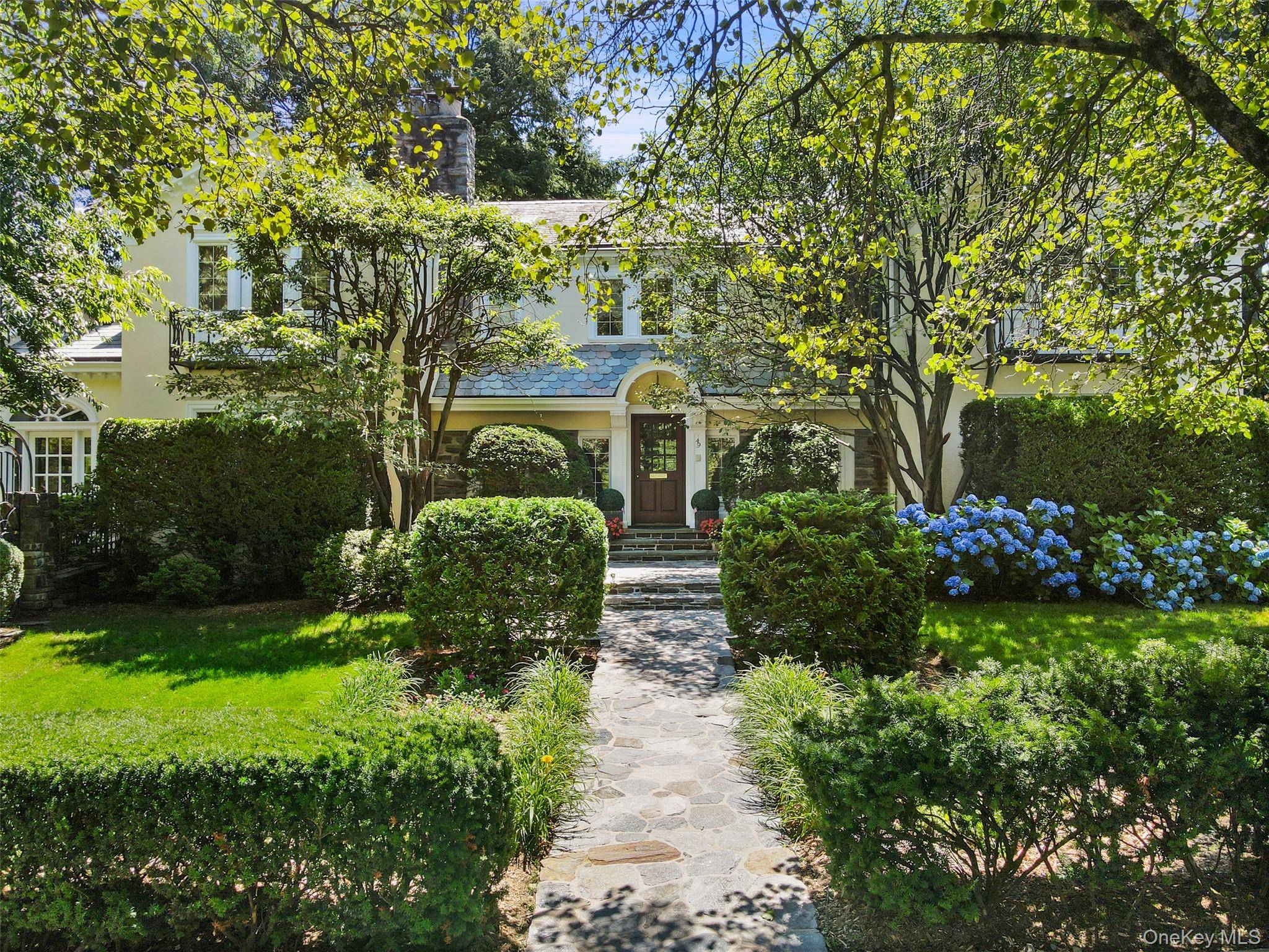Casa de 6 Dormitorios en Venta en Bronxville - Nueva York - EE. UU. - 1