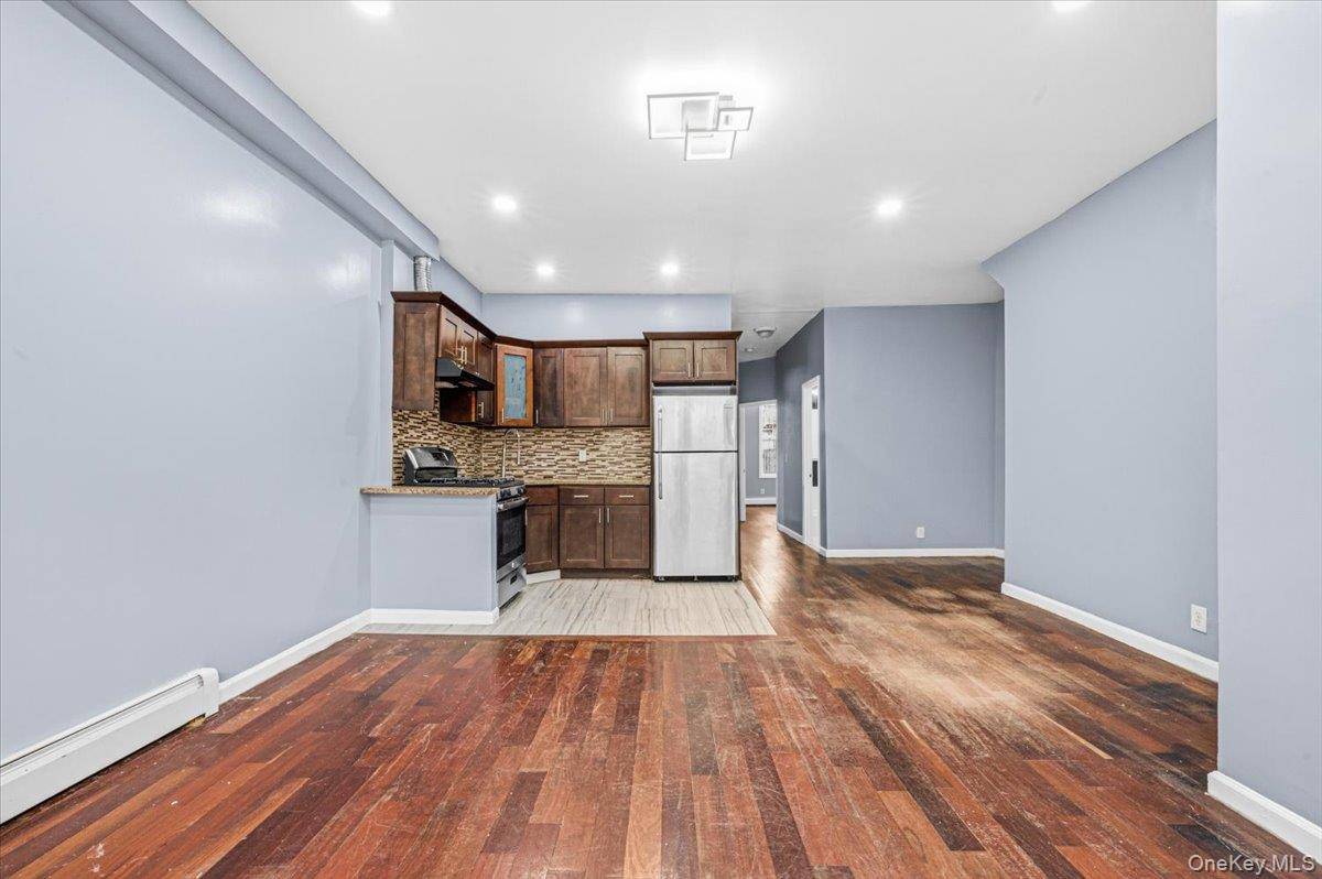 Casa com 6 Quartos à Venda em Brooklyn - Nova Iorque - EUA - 2