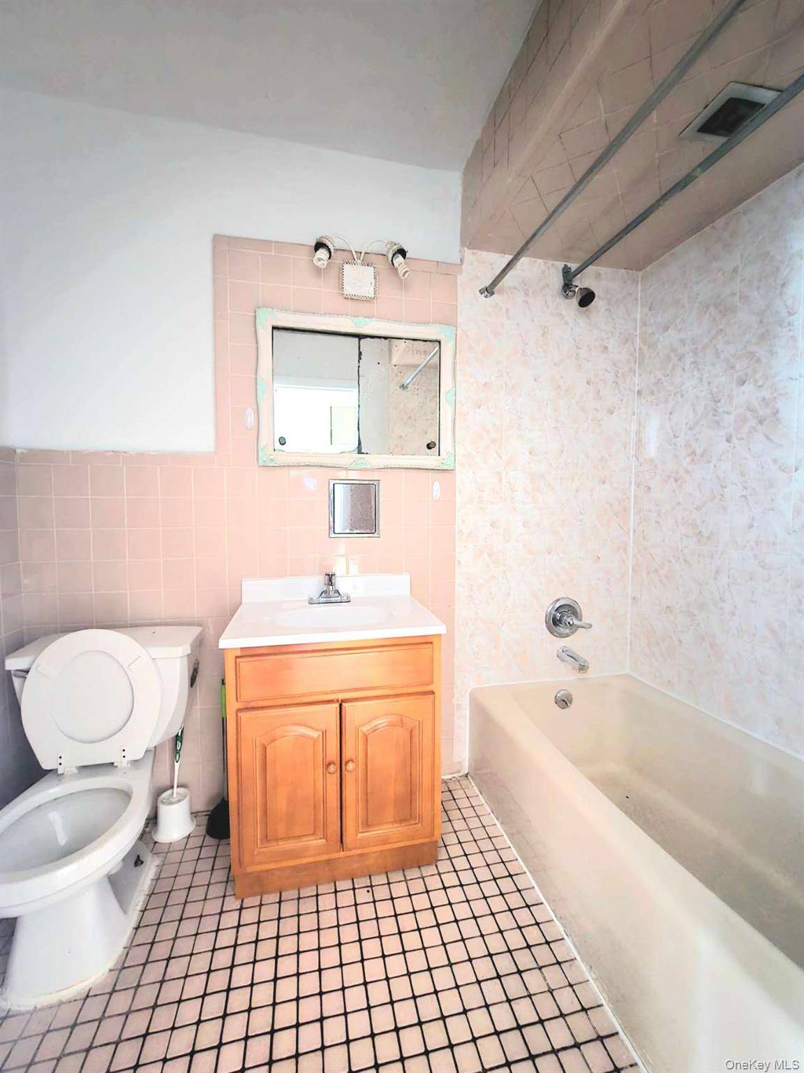 6 Bedroom Home for Sale in Brooklyn - New York - USA - 4