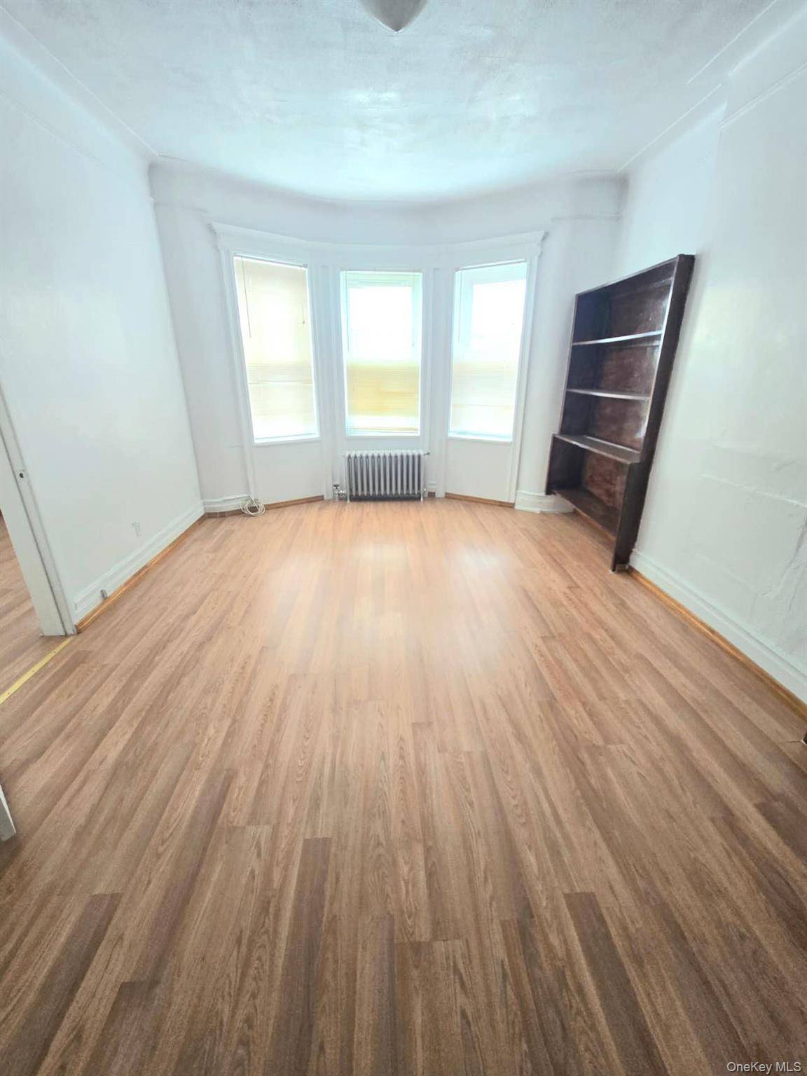 6 Bedroom Home for Sale in Brooklyn - New York - USA - 7