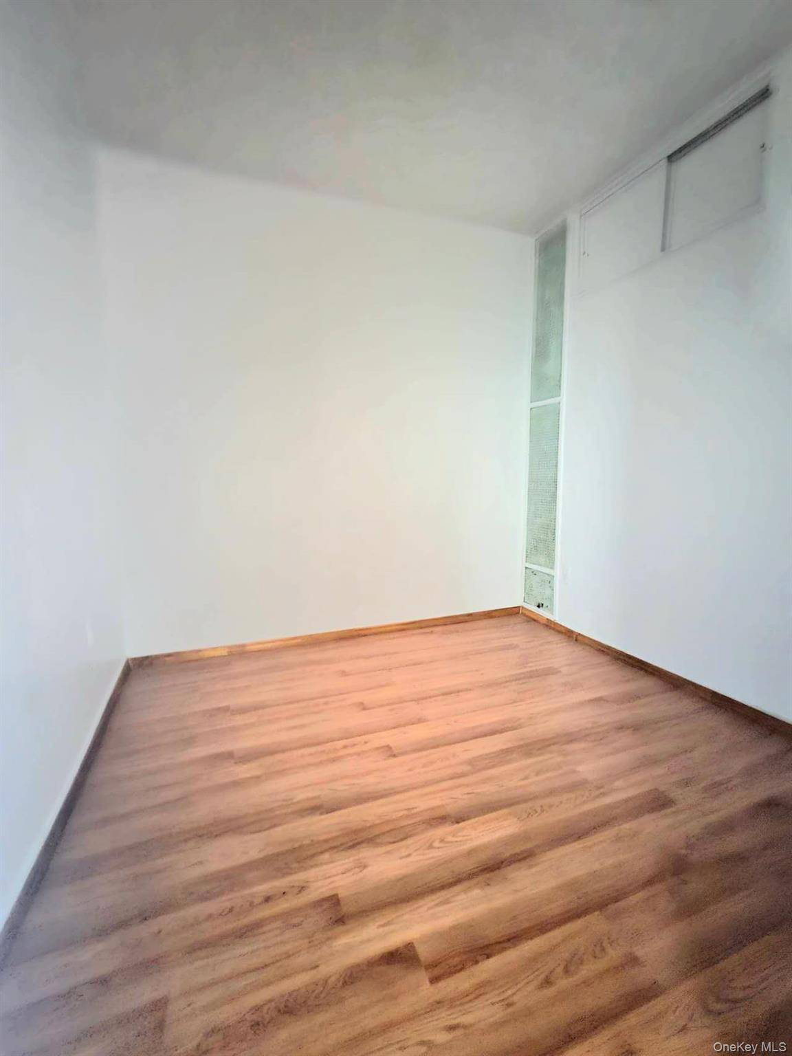6 Bedroom Home for Sale in Brooklyn - New York - USA - 8