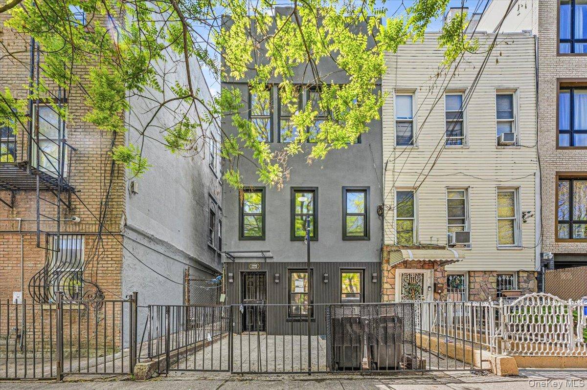 Casa com 6 Quartos à Venda em Brooklyn - Nova Iorque - EUA - 1
