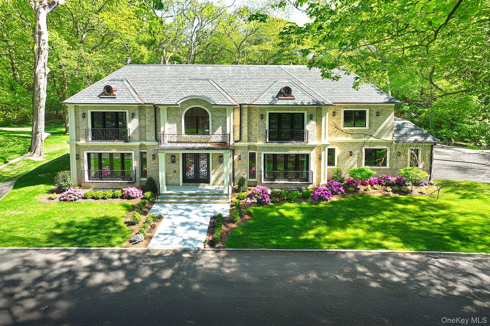 6 Bedroom Home for Sale in Brookville - New York - USA - 1