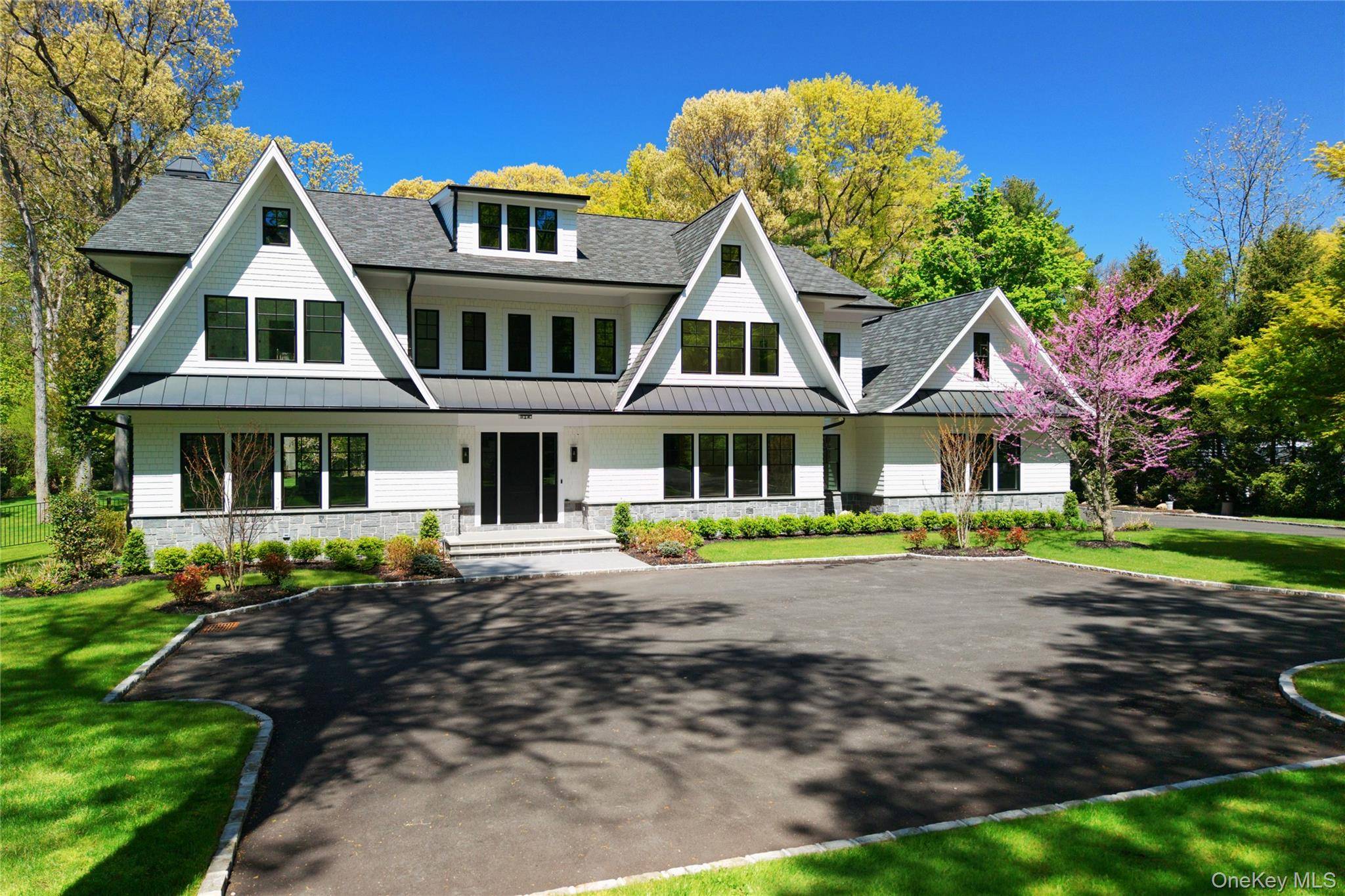 Casa de 6 Dormitorios en Venta en Brookville - Nueva York - EE. UU. - 1