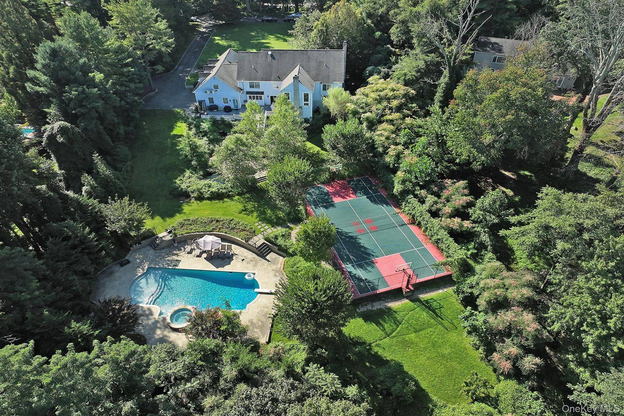 Casa com 6 Quartos à Venda em Cold Spring Harbor - Nova Iorque - EUA - 1