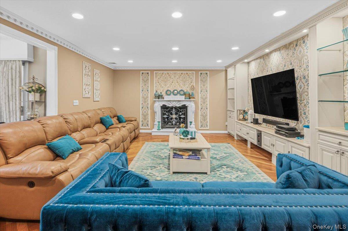 Casa de 6 Dormitorios en Venta en Dix Hills - Nueva York - EE. UU. - 8