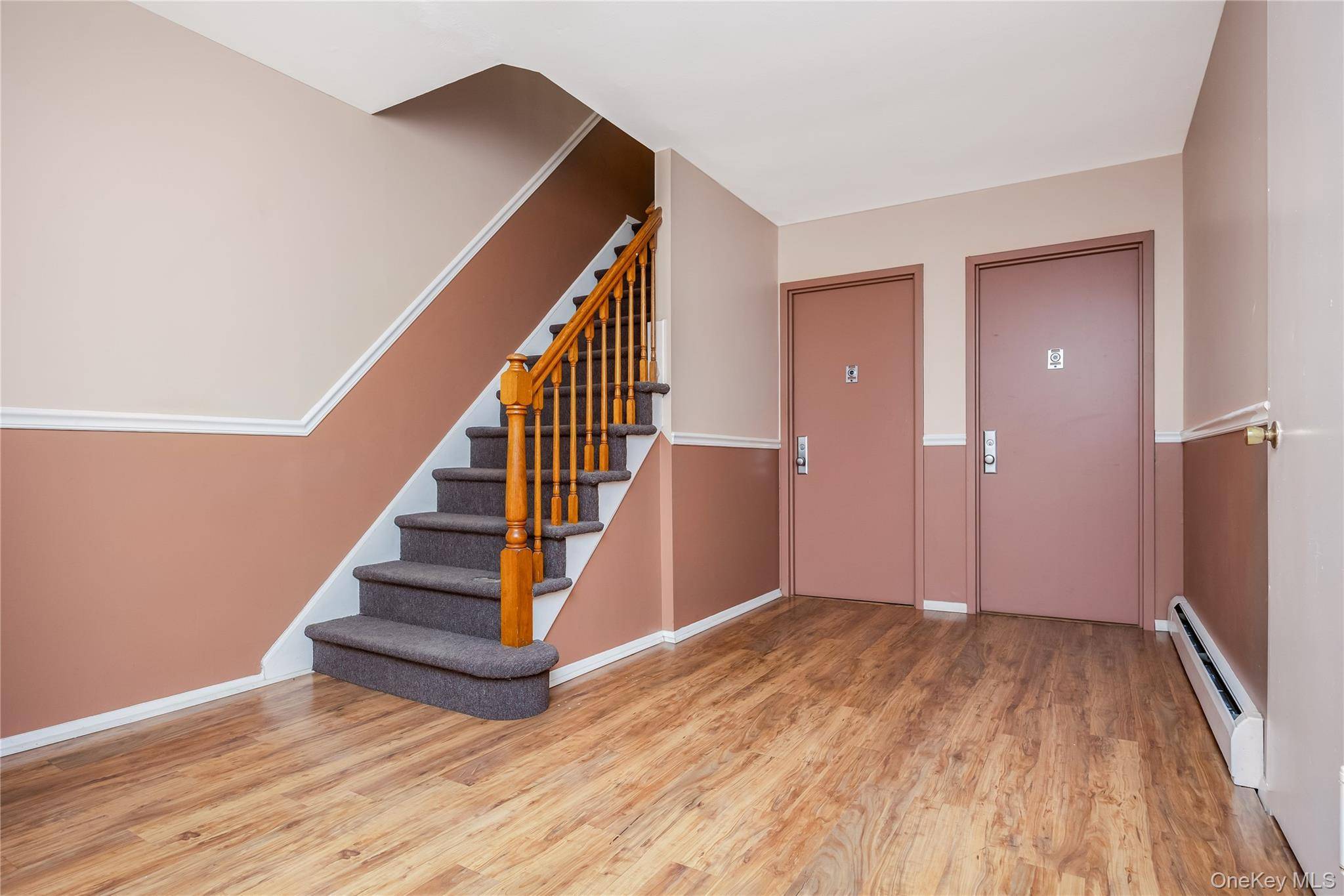 Casa com 6 Quartos à Venda em East Elmhurst - Nova Iorque - EUA - 4