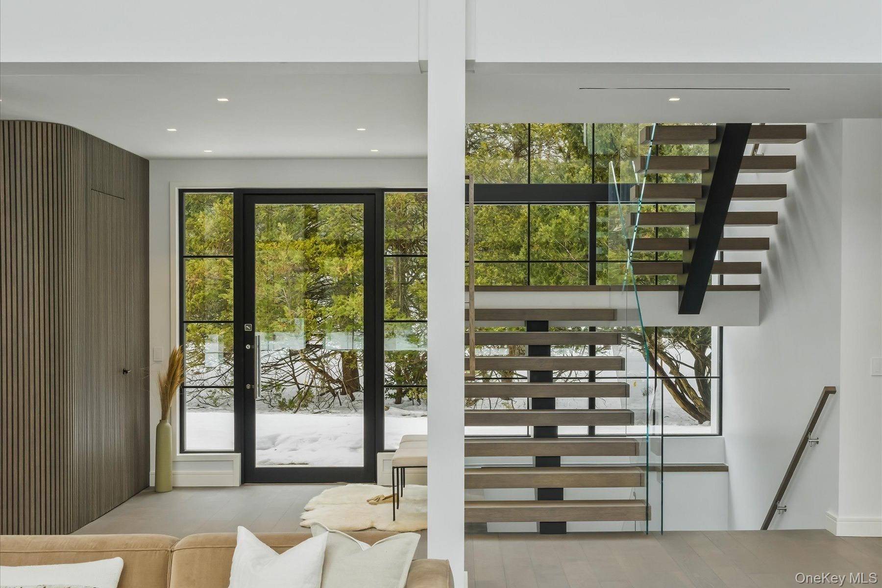 6 Bedroom Home for Sale in East Hampton - NY - USA - 6