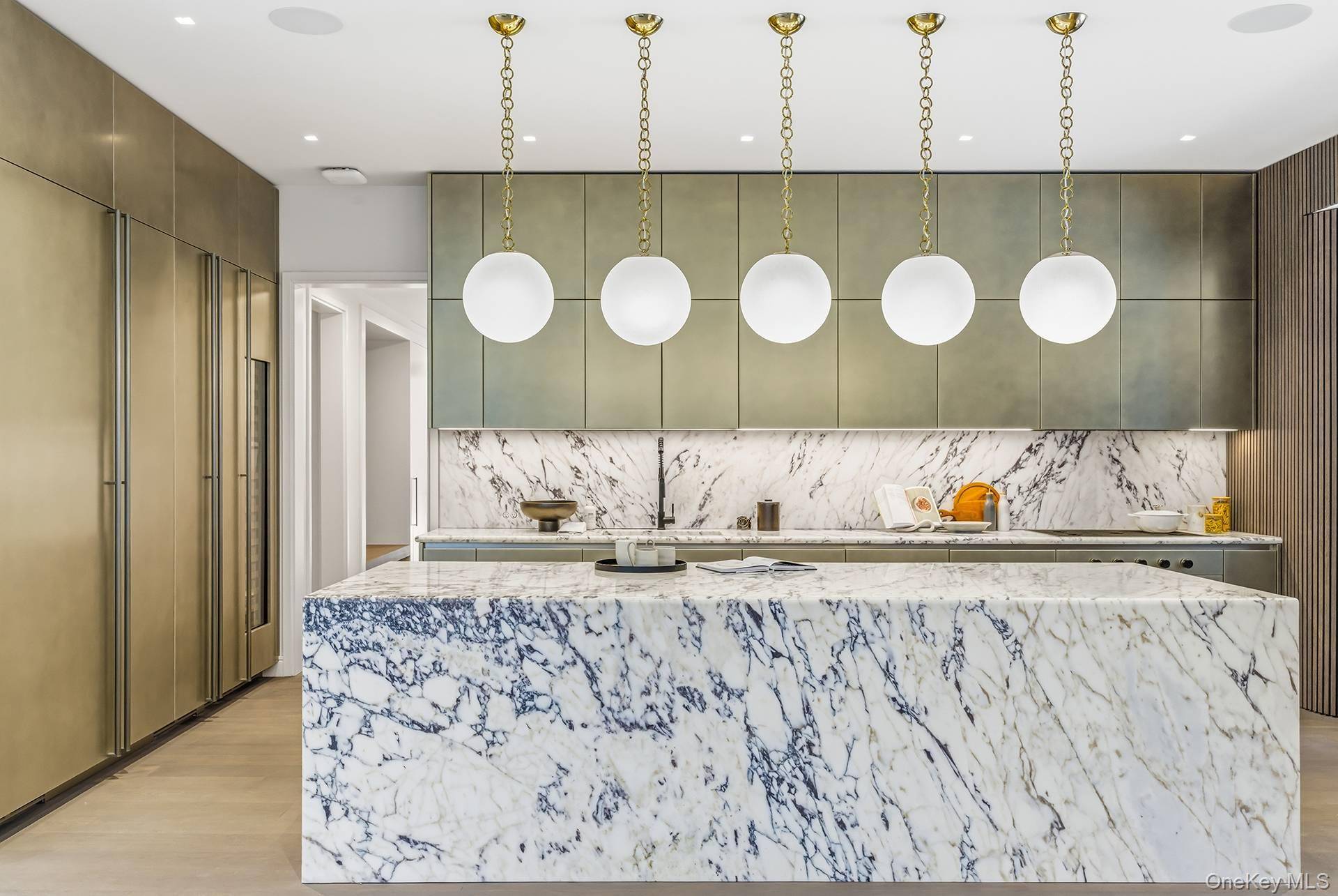 6 Bedroom Home for Sale in East Hampton - NY - USA - 7