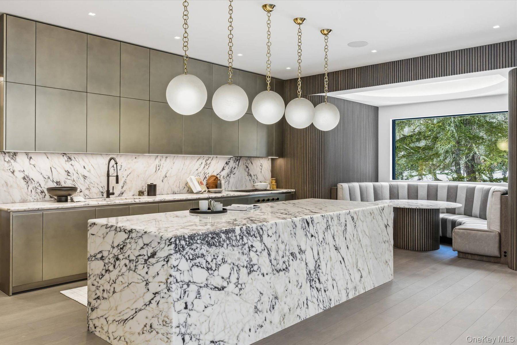6 Bedroom Home for Sale in East Hampton - NY - USA - 8