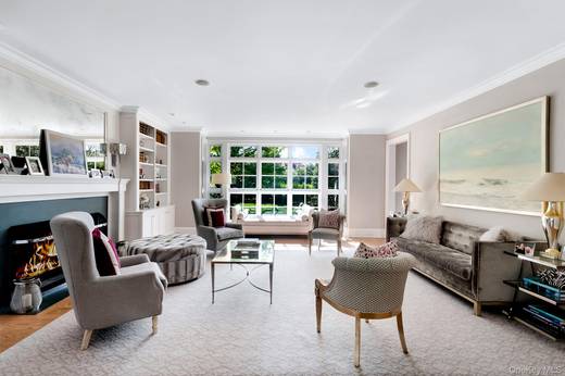 6 Bedroom Home for Sale in East Hampton - NY - USA - 3