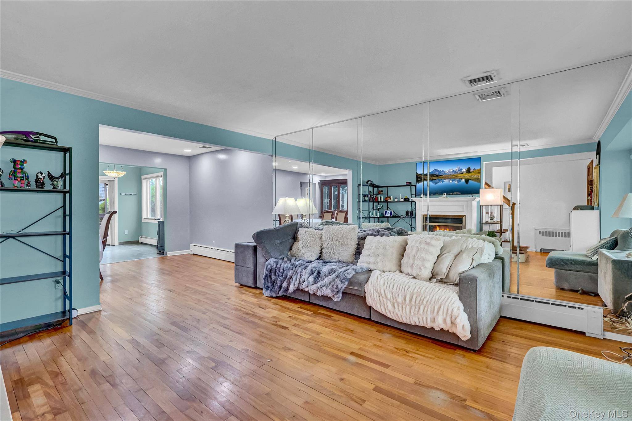 Casa com 6 Quartos à Venda em East Meadow - Nova Iorque - EUA - 6