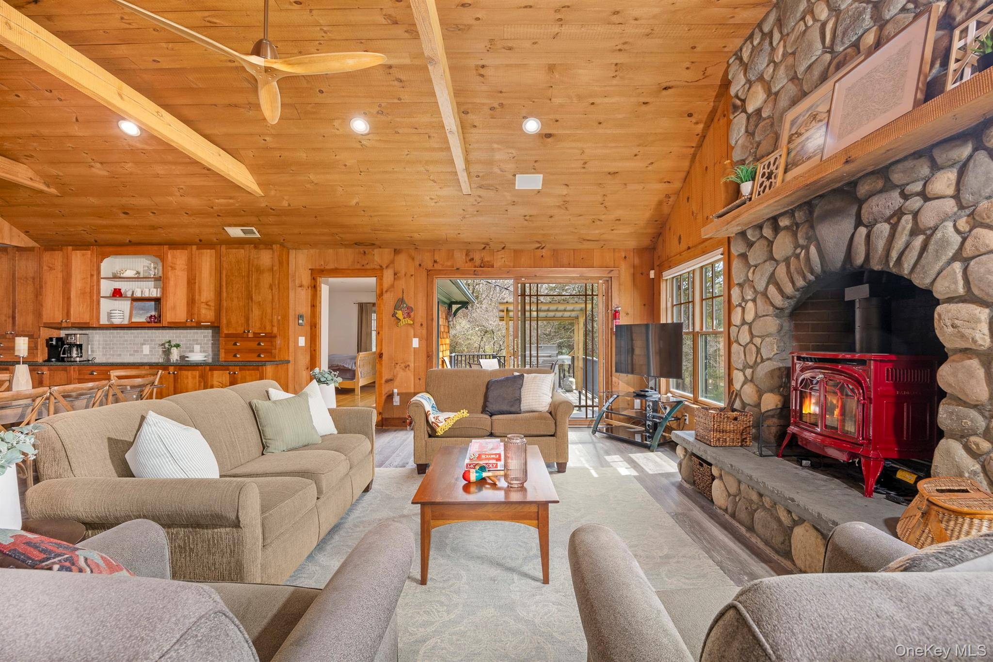 6 Bedroom Home for Sale in Elizaville - New York - USA - 4