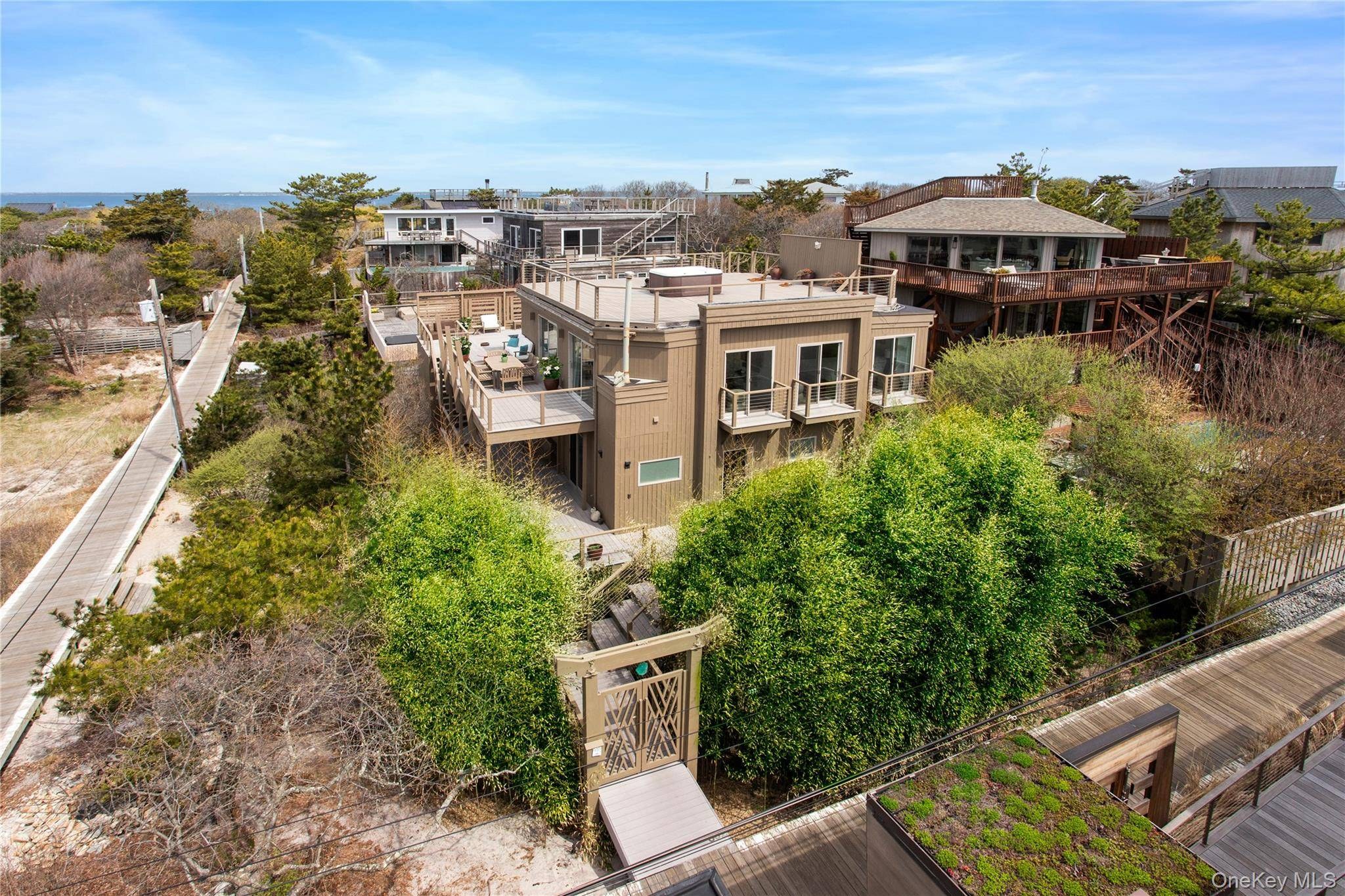 Casa com 6 Quartos à Venda em Fire Island Pines - Nova Iorque - EUA - 1