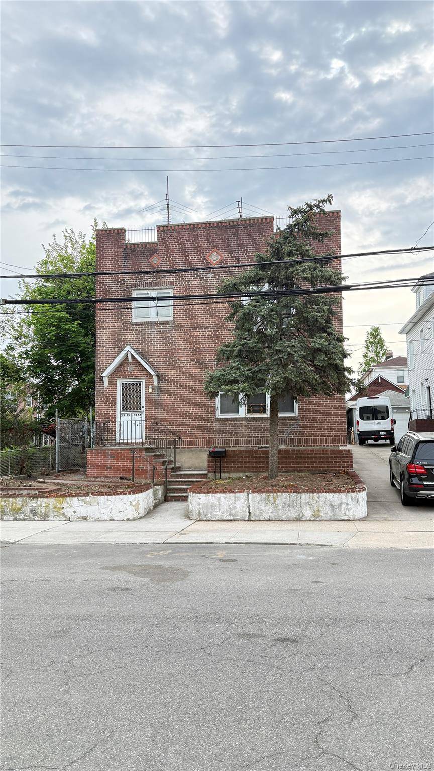 Casa com 6 Quartos à Venda em Flushing - Nova Iorque - EUA - 1